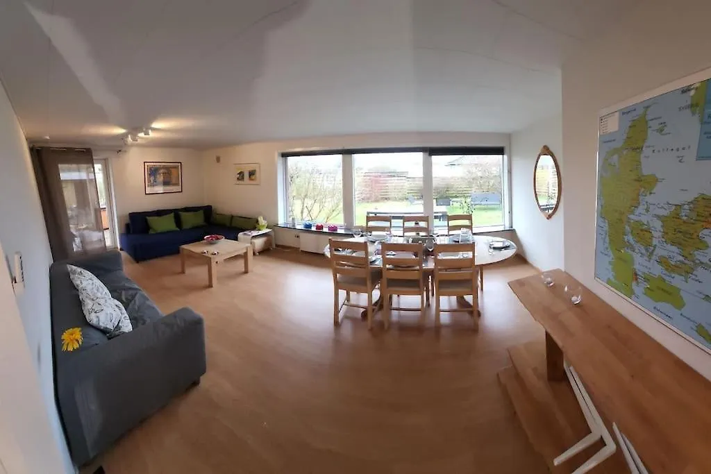 Family Friendly Apt B, 900M To Lego House, Parking, Legoland, Lalandia Billund
